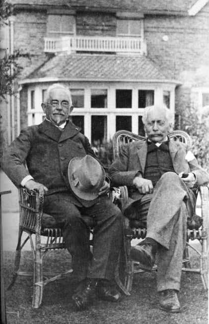 William Bateson and Johannsen at the John Innes Institute, Merton, Surrey circa 1923 (Queen's University Bateson Archive)