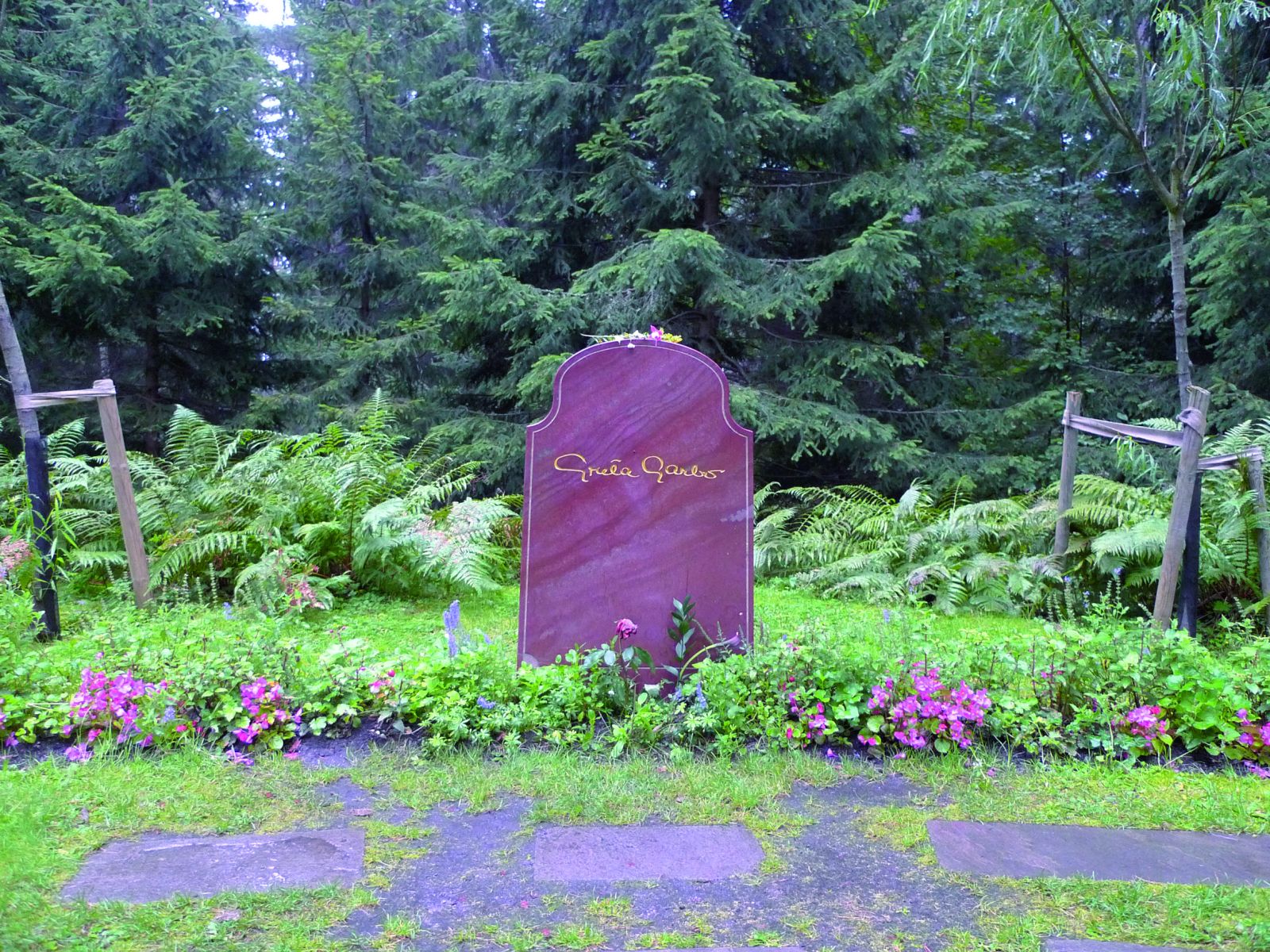 Purple tombstone: 'Greta Garbo'