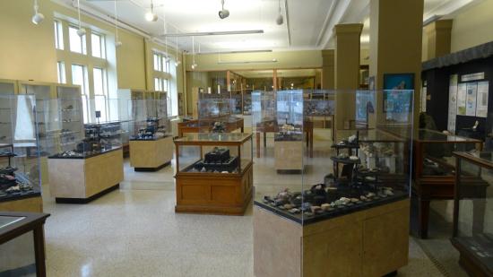 [photo of Miller Geology Museum]