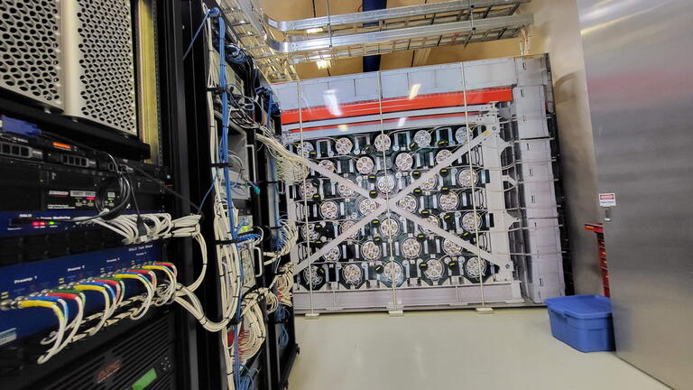 The HALO detector and its electronics