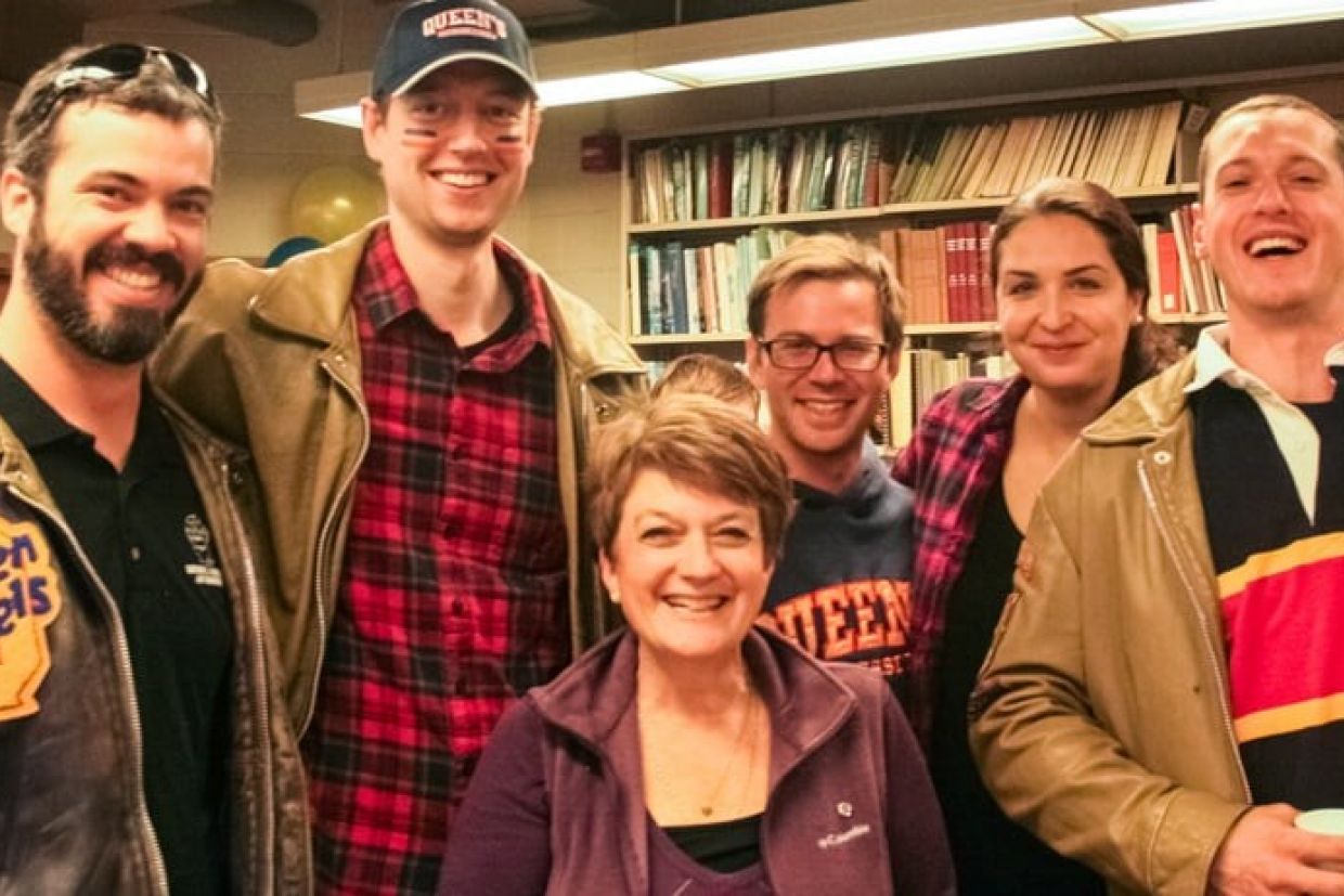 Six alumni gathered together. 