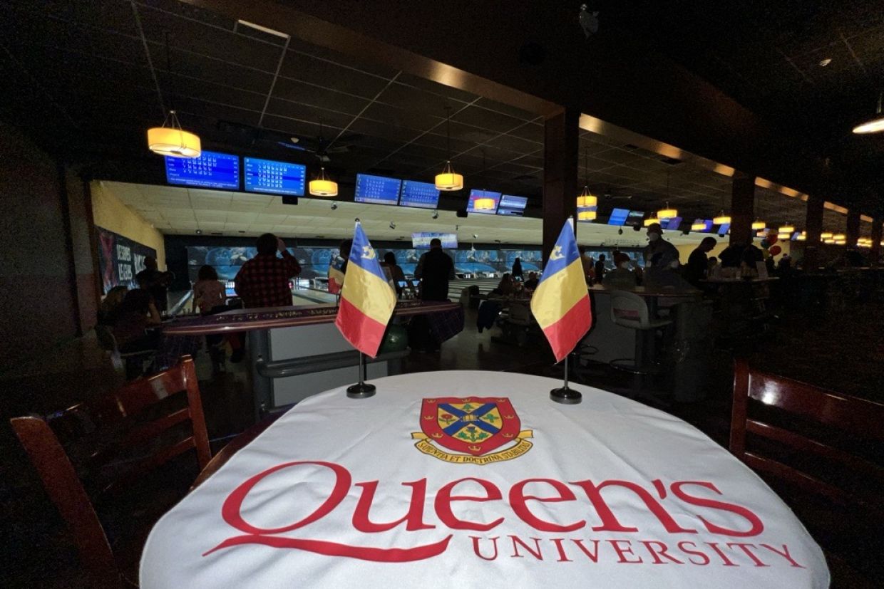 Queen's Table at Splitsville