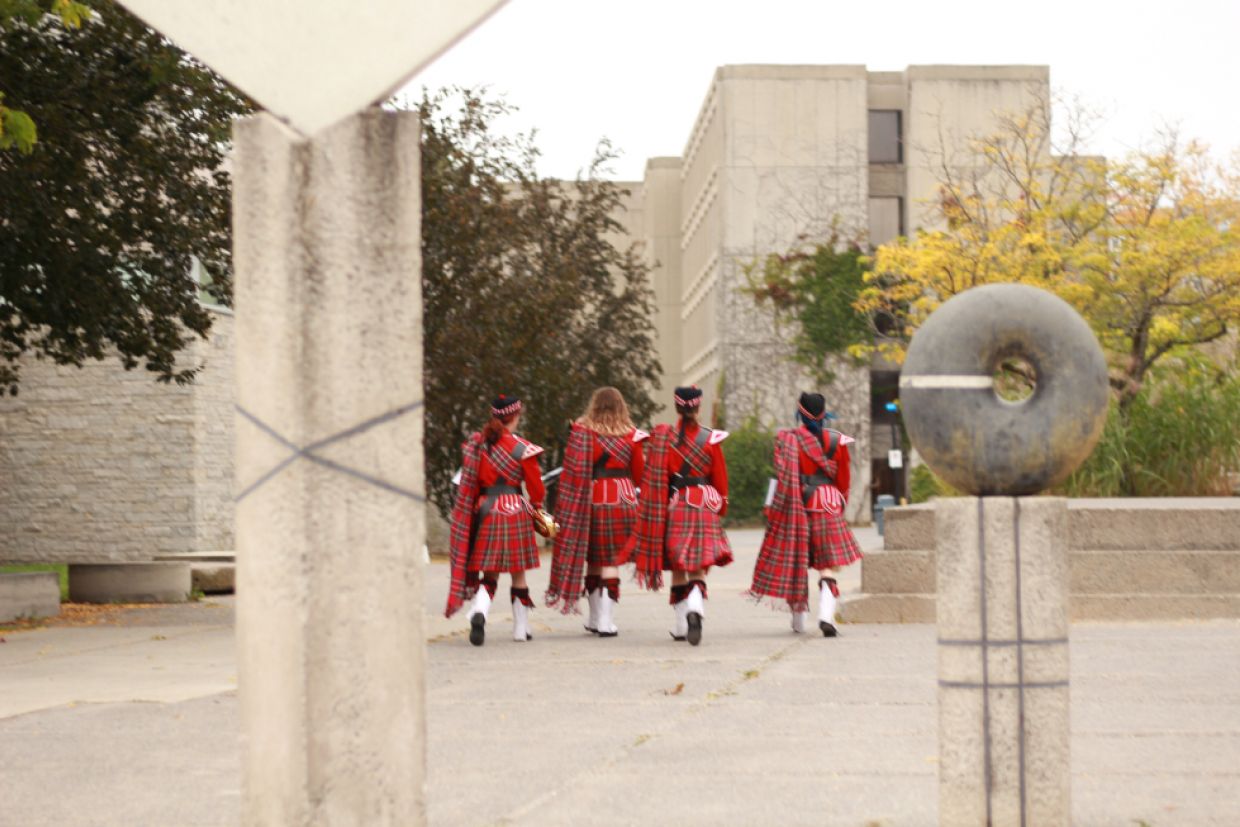 Photo of Bandsies walking away from the photographer at the end of the weekend.