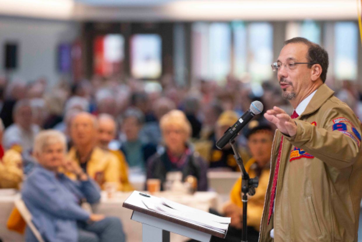 Dean Deluzio addresses alumni 