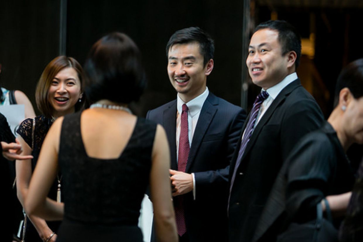 Alumni networking at the Hong Kong reception 