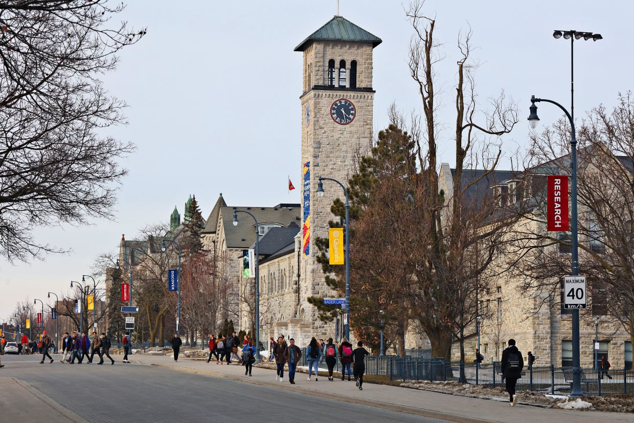Queen's University campus, University Avenue