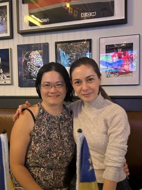 Alumni at an event