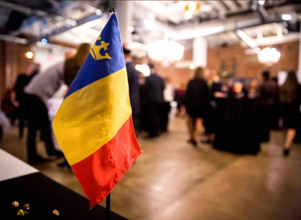 Queen's Alumni Flag