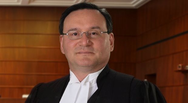 Wayne Garnons-Williams, Law'90