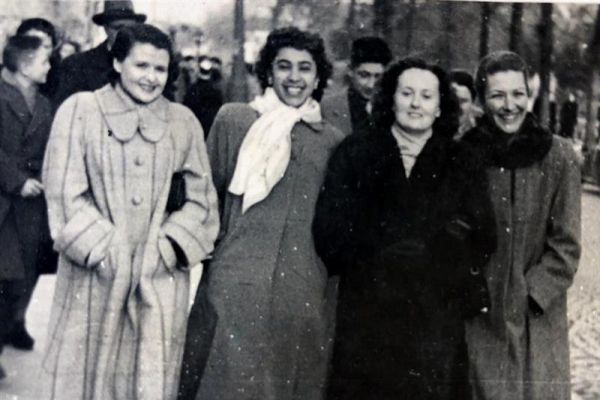 Elizabeth ‘Betty’ Musson Kawaley with her friends at Queen's University.