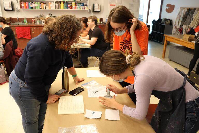 Art Conservation and Art History graduate students in a hands-on workshop led by Pamela H. Smith, March 3, 2023.