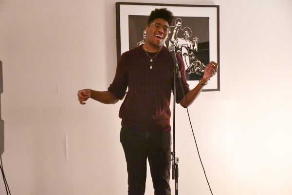 Jermaine Marshall performing