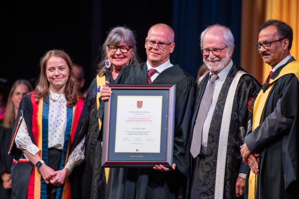 Bruce Tufts receives the Award for Excellence in Graduate Student Supervision.