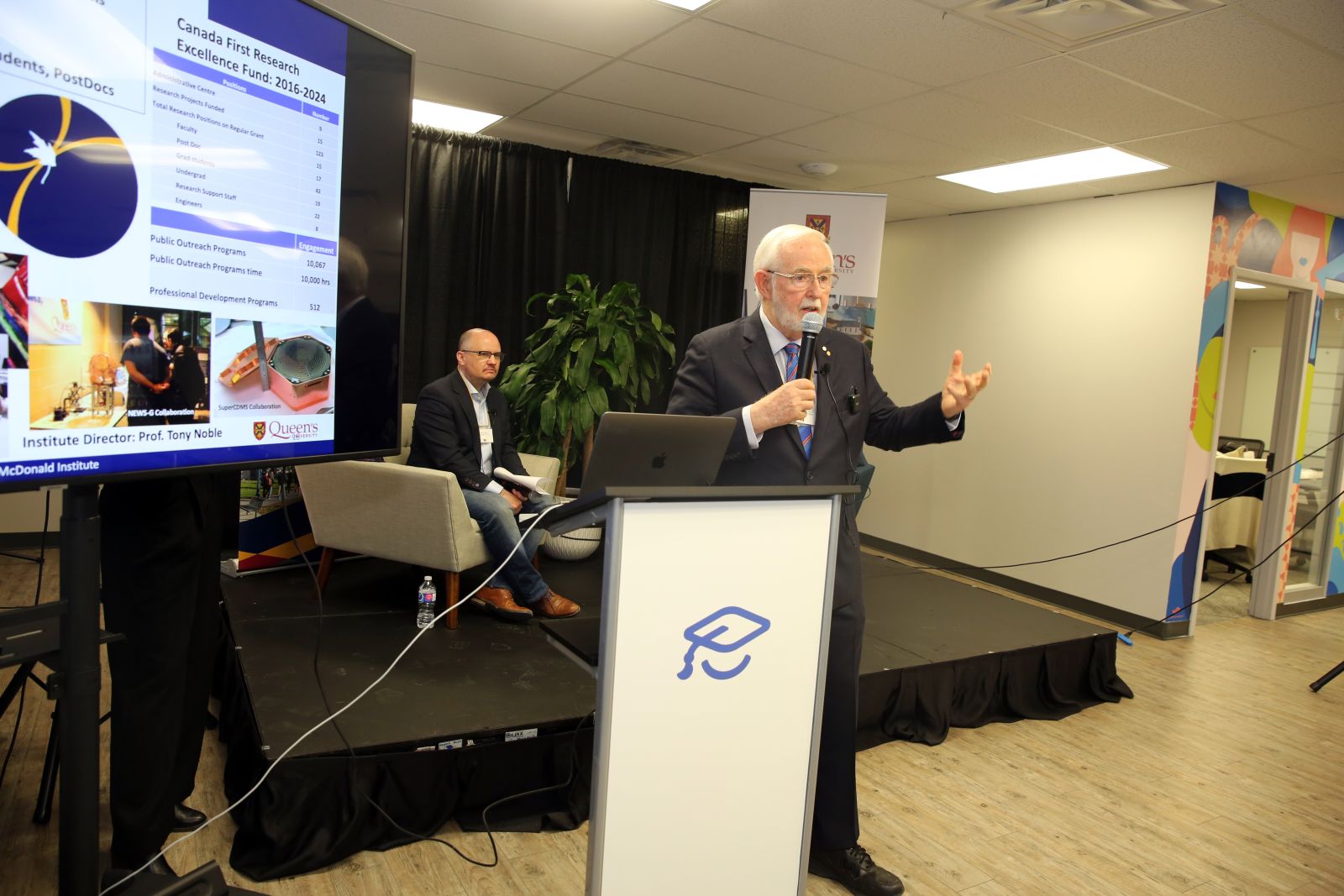 Dr Art McDonald presenting at Elevate Waterloo