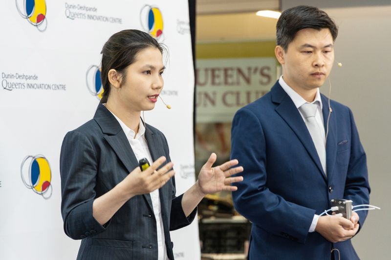 CO2L Tech team members Tu Nguyen Anh Tran-Ly, and Cao-Thang Dinh present during the Dunin-Deshpande Summer Pitch Competition.