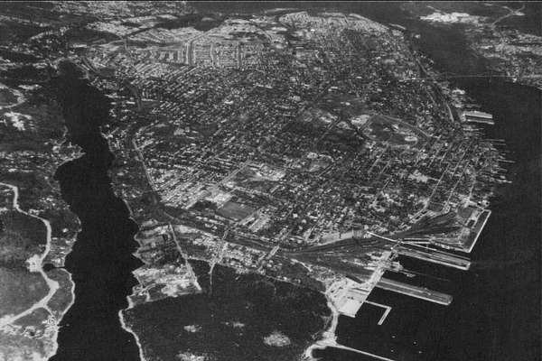  A Redevelopment Study of Halifax Nova Scotia  (Gordon Stephenson, 1957)