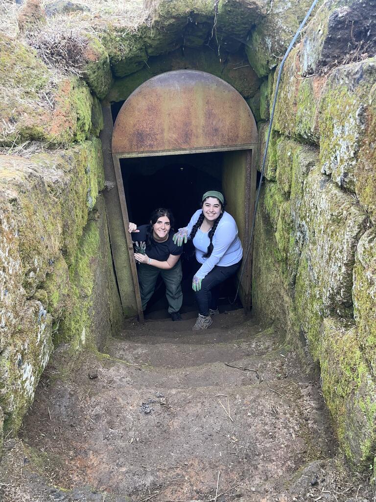 Students Amadea & Tina