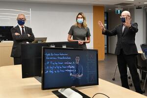 Minister Dunlop makes first visit to Queen’s