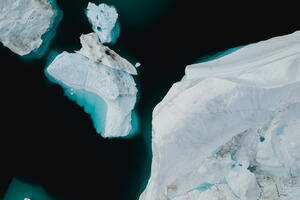 Melting icebergs 