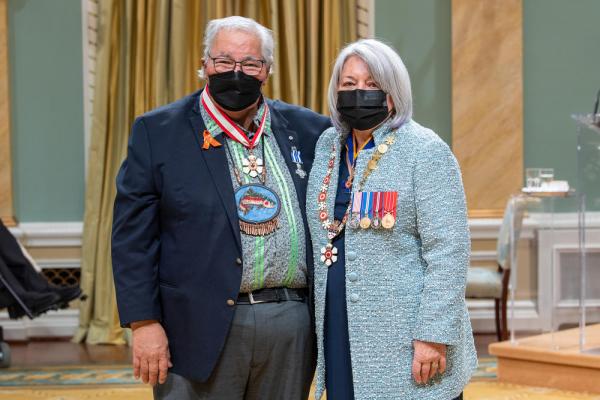 Chancellor of Queen's University, the Honourable Murray Sinclair, C.C. M.S.C. (LLD’19), receives the Order of Canada (Companion) from Governor General Mary Simon during a ceremony at Rideau Hall on Thursday, May 27. (Photo: MCpl Anis Assari, Rideau Hall)