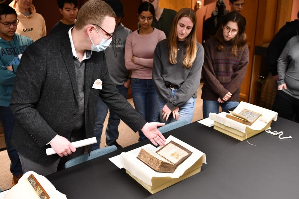 Queen’s Schulich Leaders engage with the Schulich-Woolf Rare Book Collection, February 2, 2023