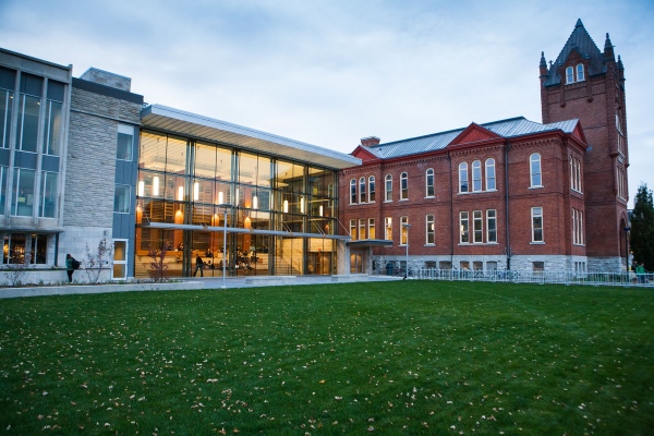 [Queen's School of Business]