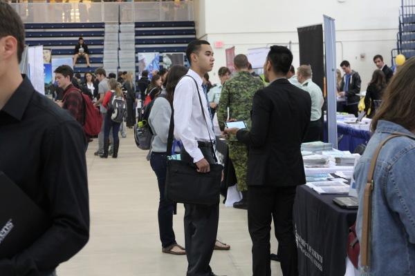 [Queen's Career Fair]