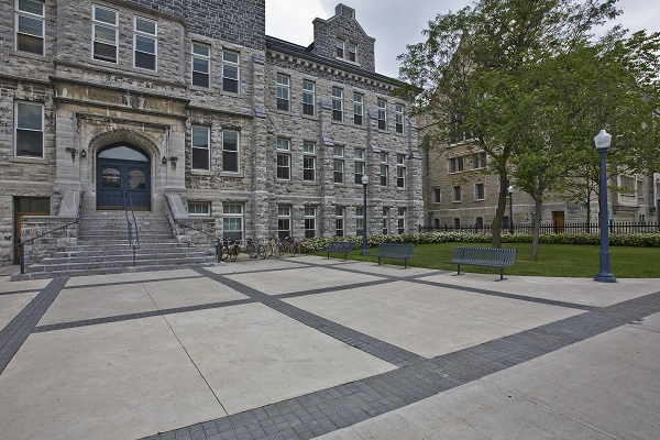 [Queen's University Gordon Hall Graduate Studies]