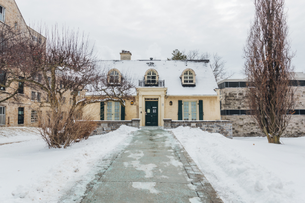 The Queen's University "Yellow Cottage" at 140 Stuart Street 