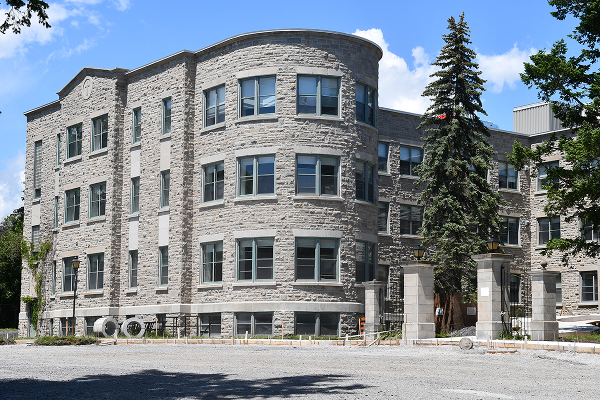 355 Kings Street West