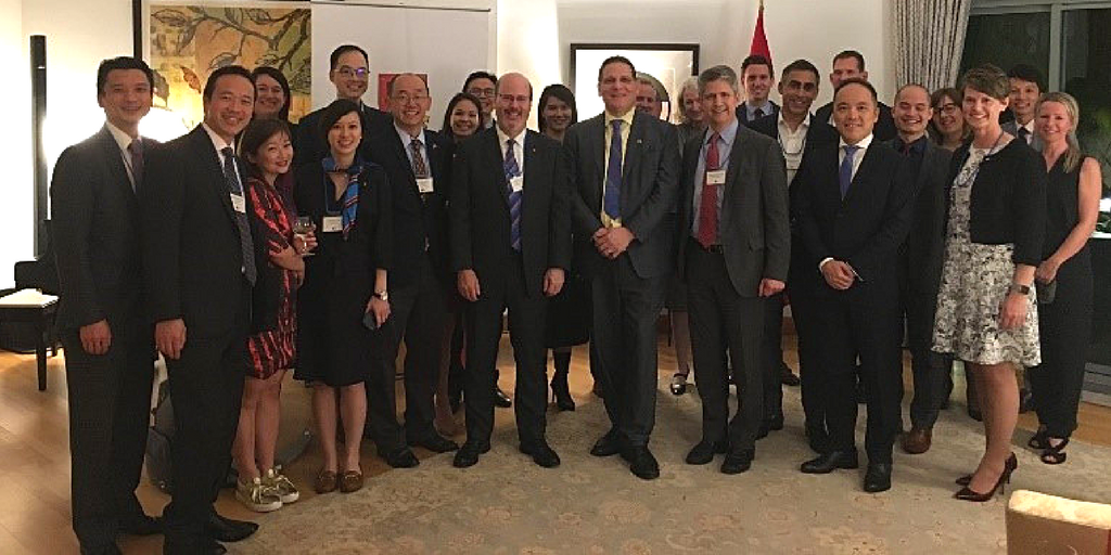 [Alumni and Queen's leaders gather in Hong Kong (Photo: Liz Gorman)]