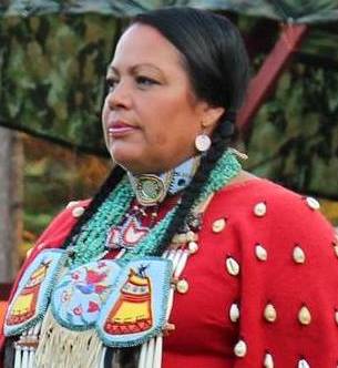 [Elizabeth Edgar-Webkamigad]