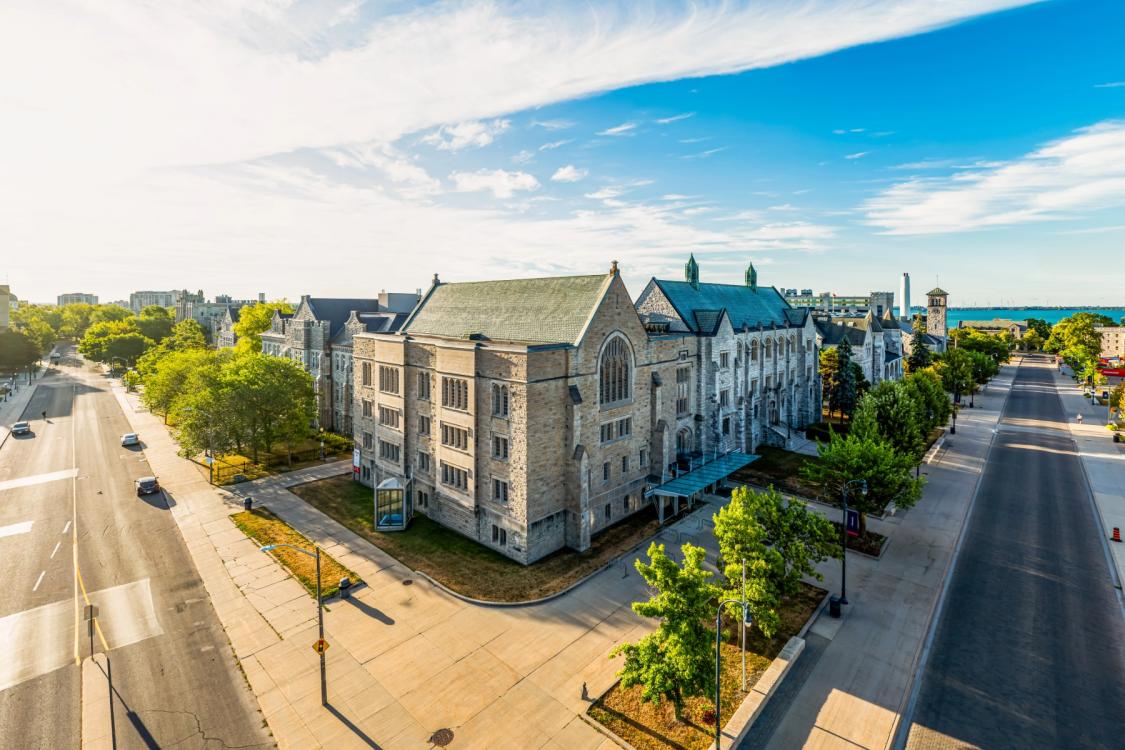 Queen's University Campus - Douglas Library