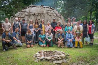 2018 Matariki Dartmouth group visiting Tantaquidgeon Museum at Mohegan Nation