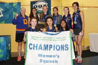Queen's Gaels Women's Squash team wins 2017-18 OUA title.