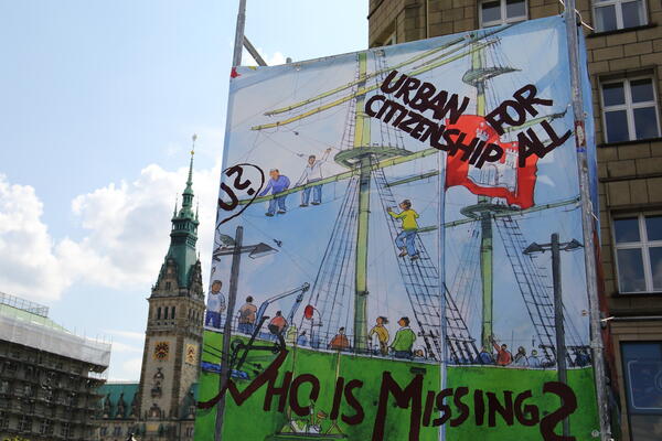 "Demonstration/Parade/Performance/Public Hearing - Hamburg 28.05.2016 beyond welcome: another planning is possible right to the city - never mind the papers - schwabinggrad ballett" by Rasande Tyskar is licensed under CC BY-NC 2.0