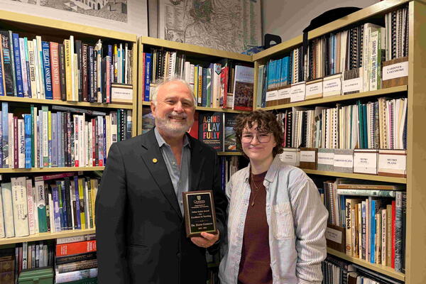 Dr. Dave Gordon Receives 2025–2026 Julian Szeicz Award for Teaching Excellence