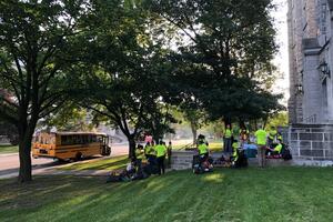 Students on the front lawn of Miller Hall before leaving for field school 2021
