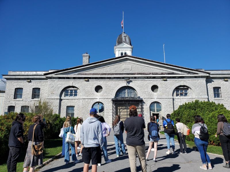 Image of HIST 400-006 students in Kingston Penitentiary Tour