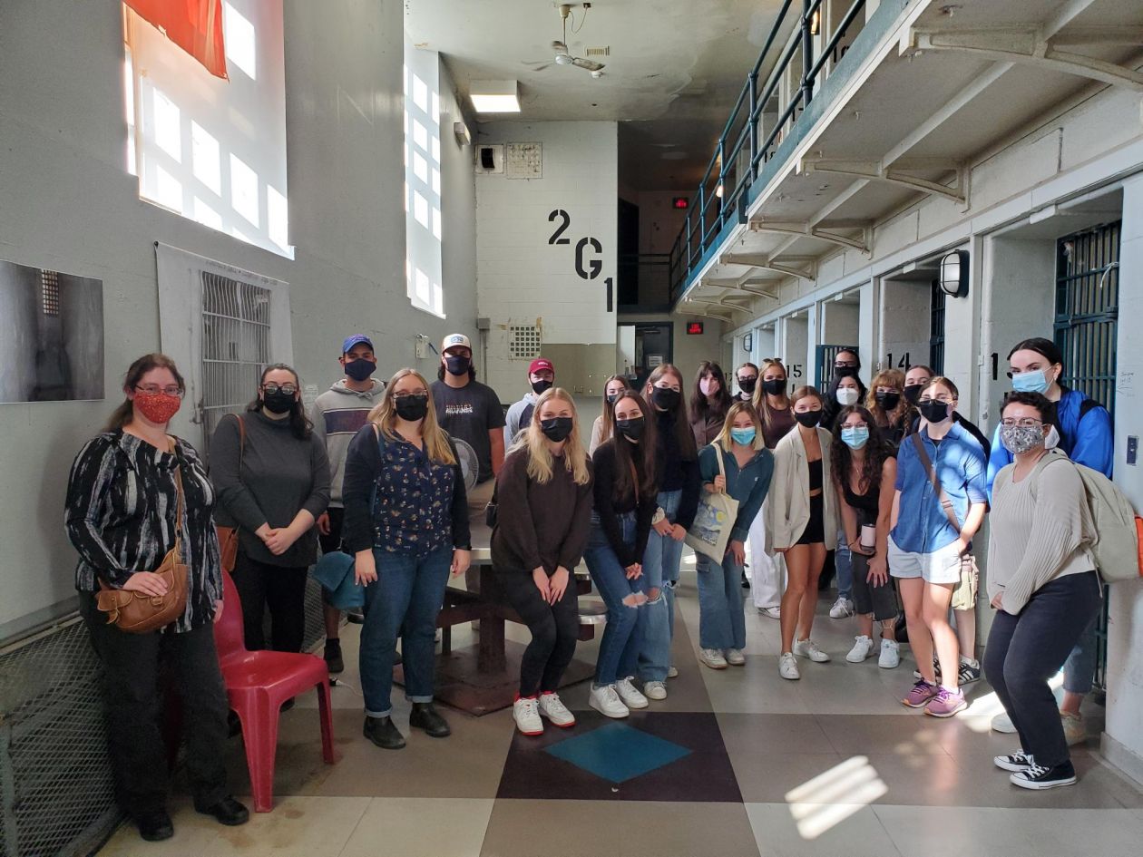 Image of HIST 400-006 students during Kingston Penitentiary Tour