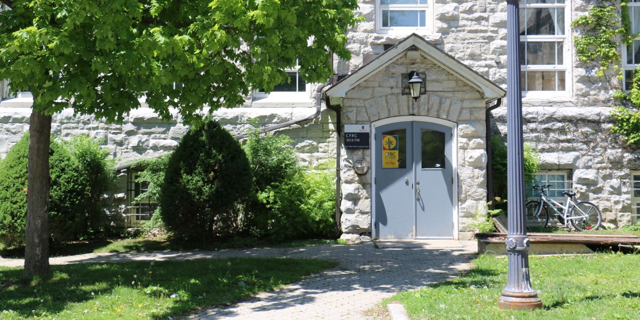 An image of CFRC stone building on Queen's campus