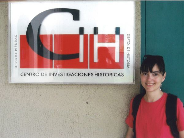 Image of Anne Macpherson outside the Centro De Investigaciones Historicas