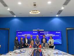 VinUniversity Group Photo Signing