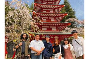 Group photo with Prof. Kuzume (2024)