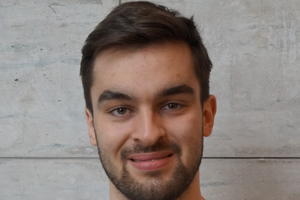 Headshot of Liam Vavarias