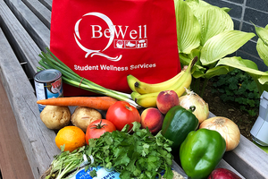 photo of a Queen's fresh food box products offered by student wellness. 