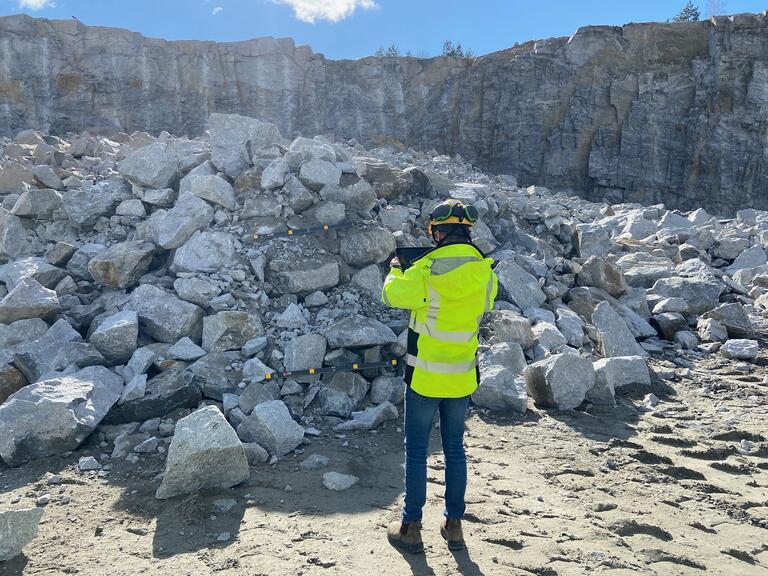 Imaging fragmented rock at Eker quarry.