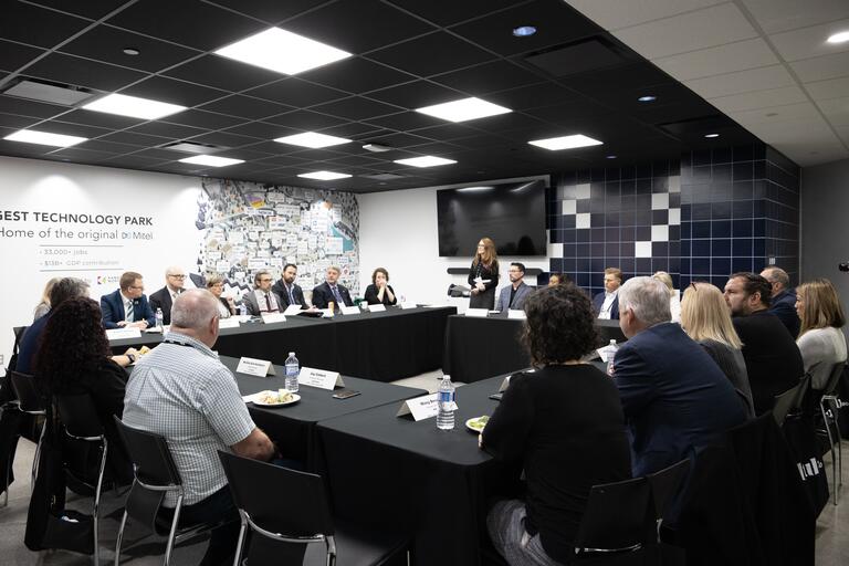 A wide-angle view of all of the participants from the lunch hour roundtable academic discussion