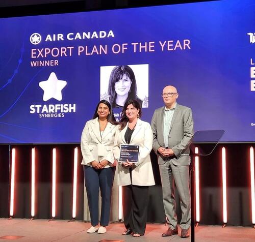 Theresa Bailey accepting Export Plan of the Year Award