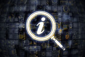 holographic magnifying glass with italicized i inside